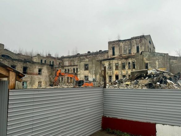 Конструкции ДК им. Ленина начинают разбирать в Нижнем Новгороде - фото 2