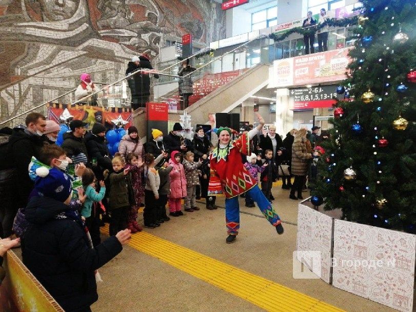 Нижегородцы встретили поезд Деда Мороза