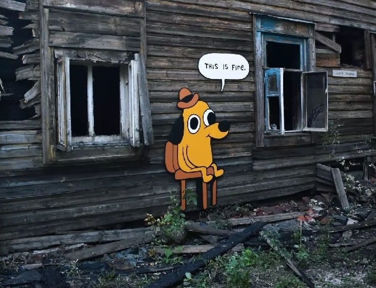 Уличный художник создал стрит-арт, посвященный сгоревшим историческим домам в Нижнего Новгорода - фото 1